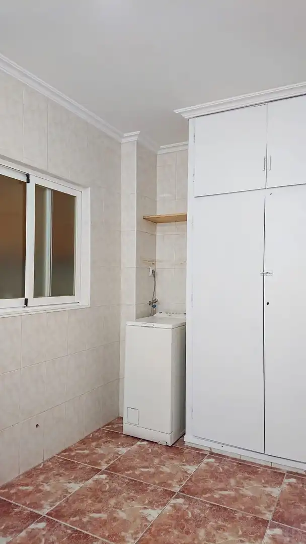 Badezimmer von Wohnung zum Verkauf in Elche / Elx mit Möbliert und Balkon