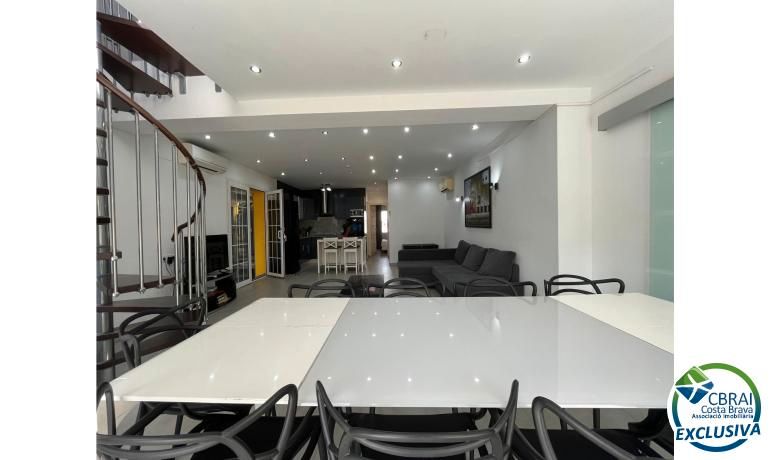 House or chalet for sale in Empuriabrava  with Air Conditioner, Terrace and Swimming Pool