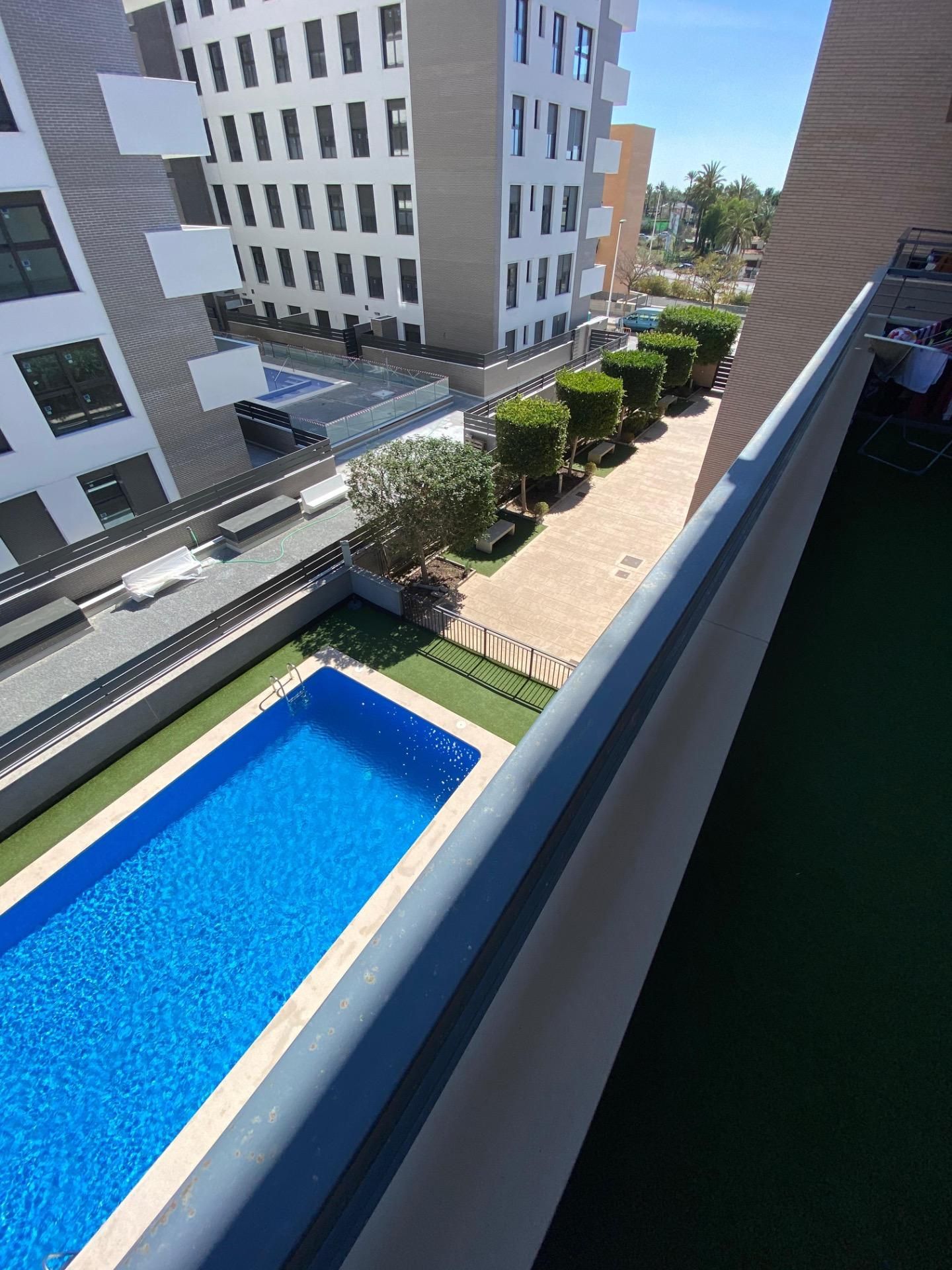 Piscina de Pis de lloguer en Elche / Elx amb Terrassa, Balcó i Piscina comunitària