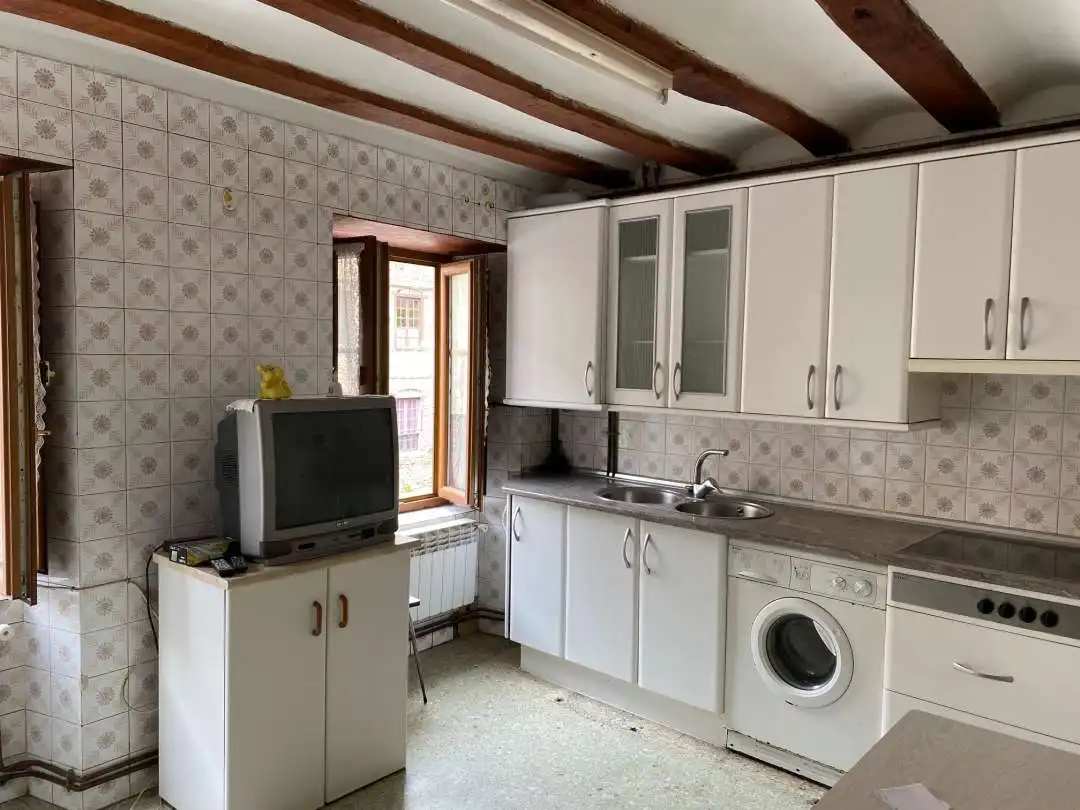 Cocina de Piso en venta en Ezcaray con Calefacción, Jardín privado y Trastero