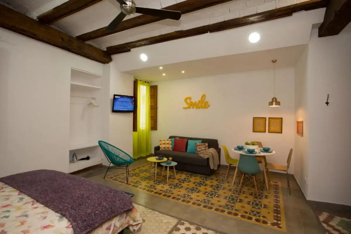 Estudio en alquiler en Ciutat Vella, imagen 6