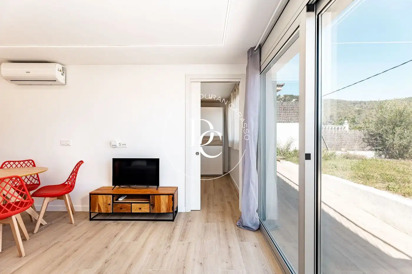 Sala de estar de Casa o chalet en venta en Canyelles con Aire acondicionado, Calefacción y Jardín privado