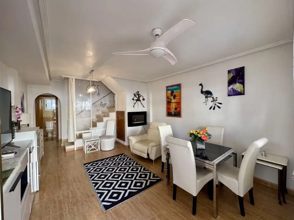 Sala d'estar de Apartament en venda en Orihuela amb Jardí privat, Terrassa i Balcó