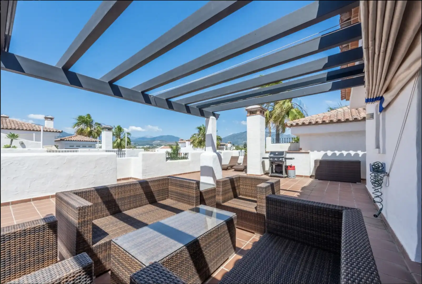 Terrasse von Maisonette zum Verkauf in Marbella mit Terrasse, Möbliert und Gemeinschaftspool