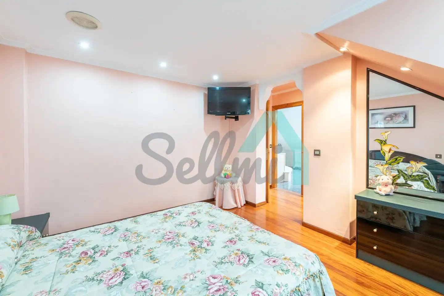 Habitación de Casa adosada en venta en El Franco  con Calefacción, Jardín privado y Parquet