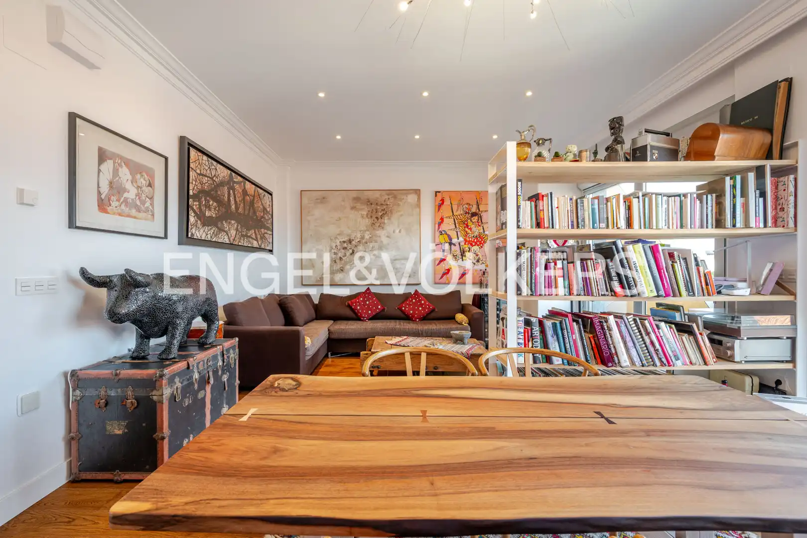 Sala d'estar de Dúplex en venda en Donostia - San Sebastián  amb Aire condicionat, Calefacció i Parquet