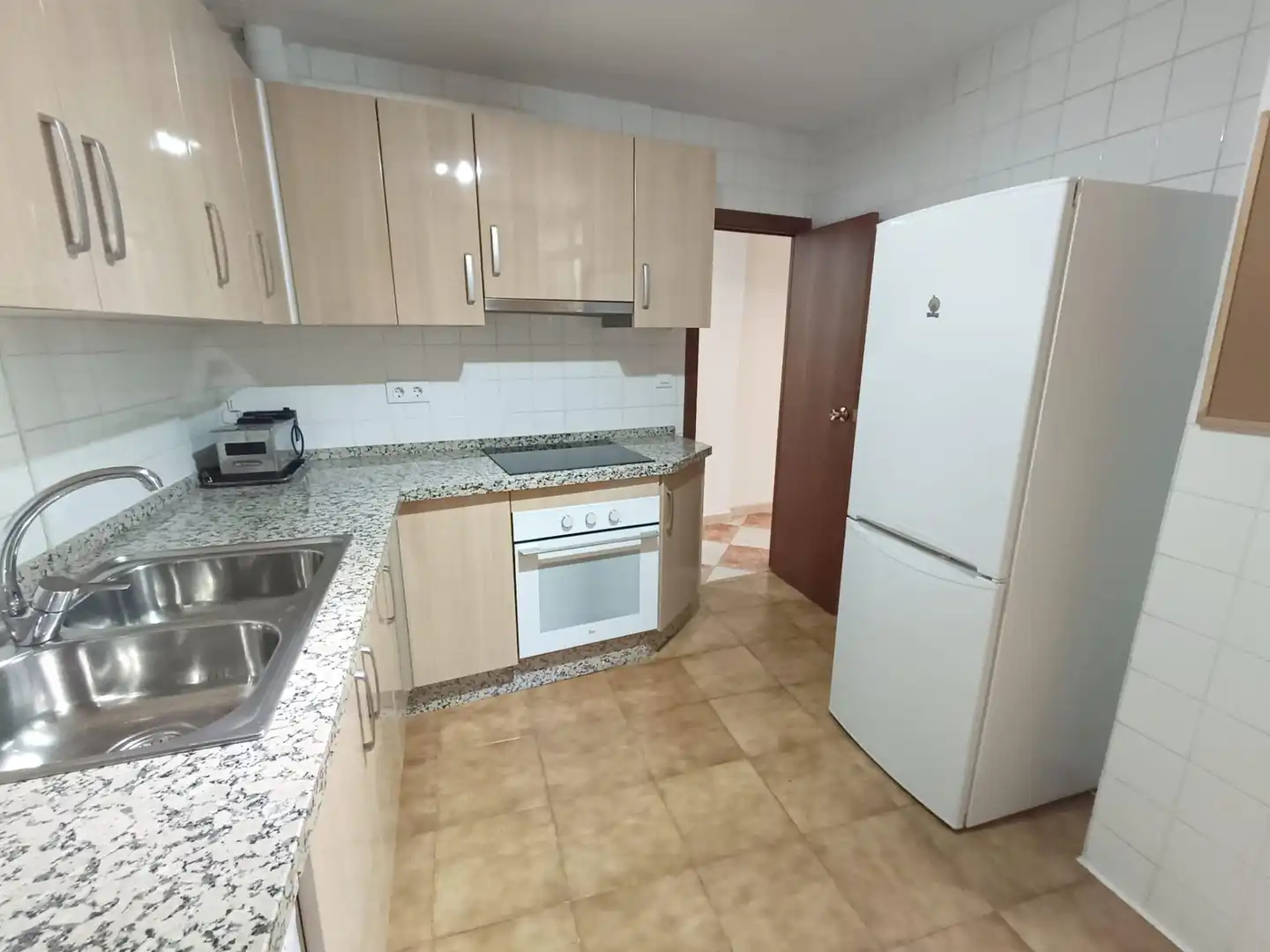 Cuina de Pis en venda en Córdoba amb Aire condicionat, Terrassa i Moblat
