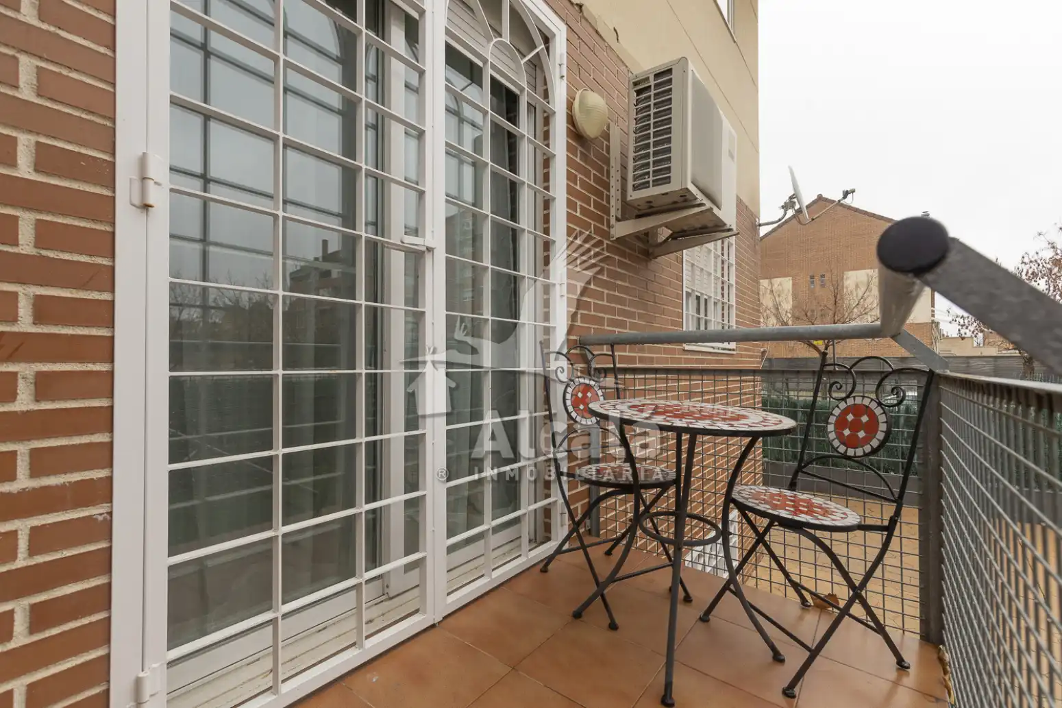 Terrasse von Einfamilien-Reihenhaus zum Verkauf in Alcalá de Henares mit Heizung und Terrasse