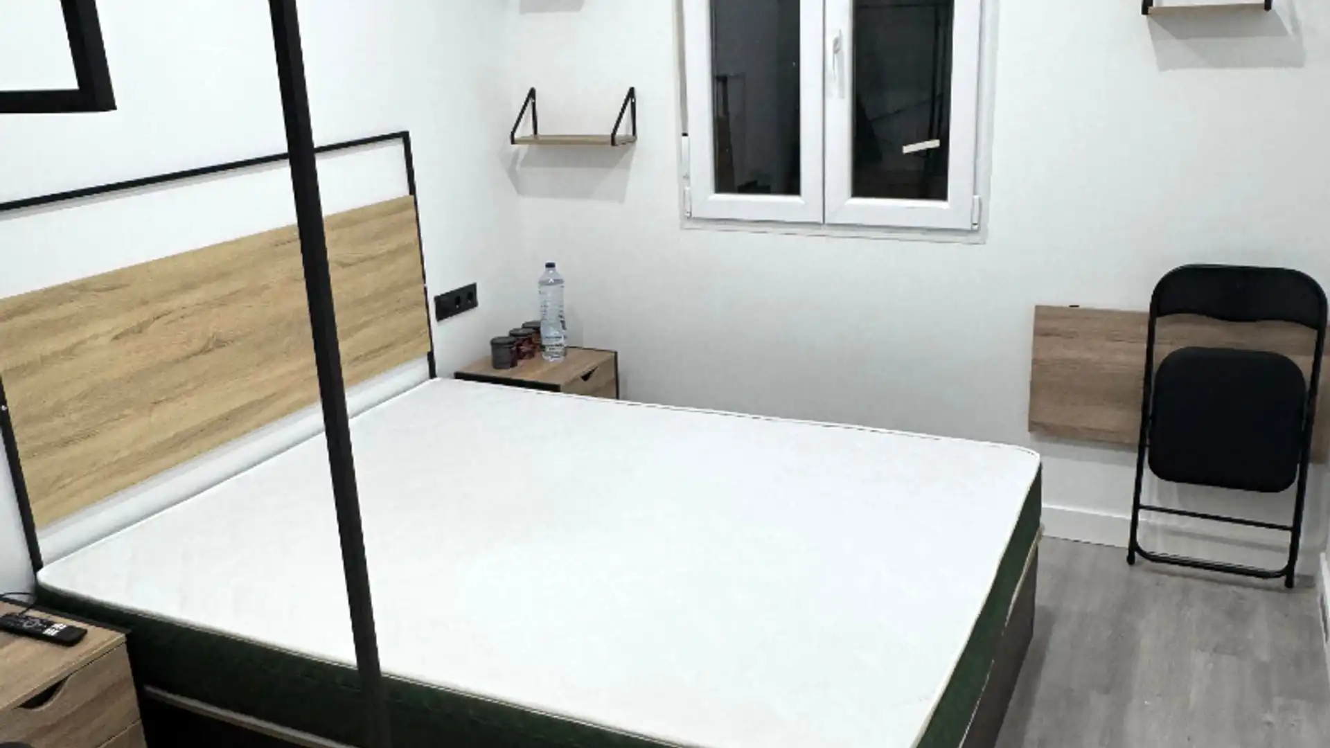 Schlafzimmer von Wohnung zum Verkauf in Gijón  mit Privatgarten, Parkett und Möbliert
