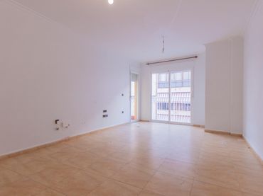 Piso con balcón en venta en Casco Antiguo