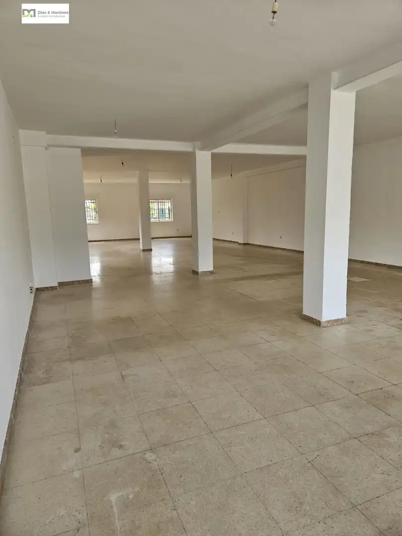 Local comercial de lloguer a Villaturiel, imagen 3