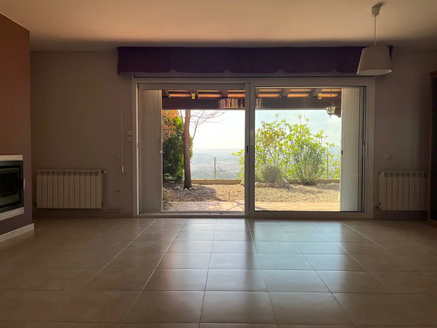 Sala d'estar de Casa adosada en venda en Ullastrell amb Aire condicionat, Calefacció i Jardí privat