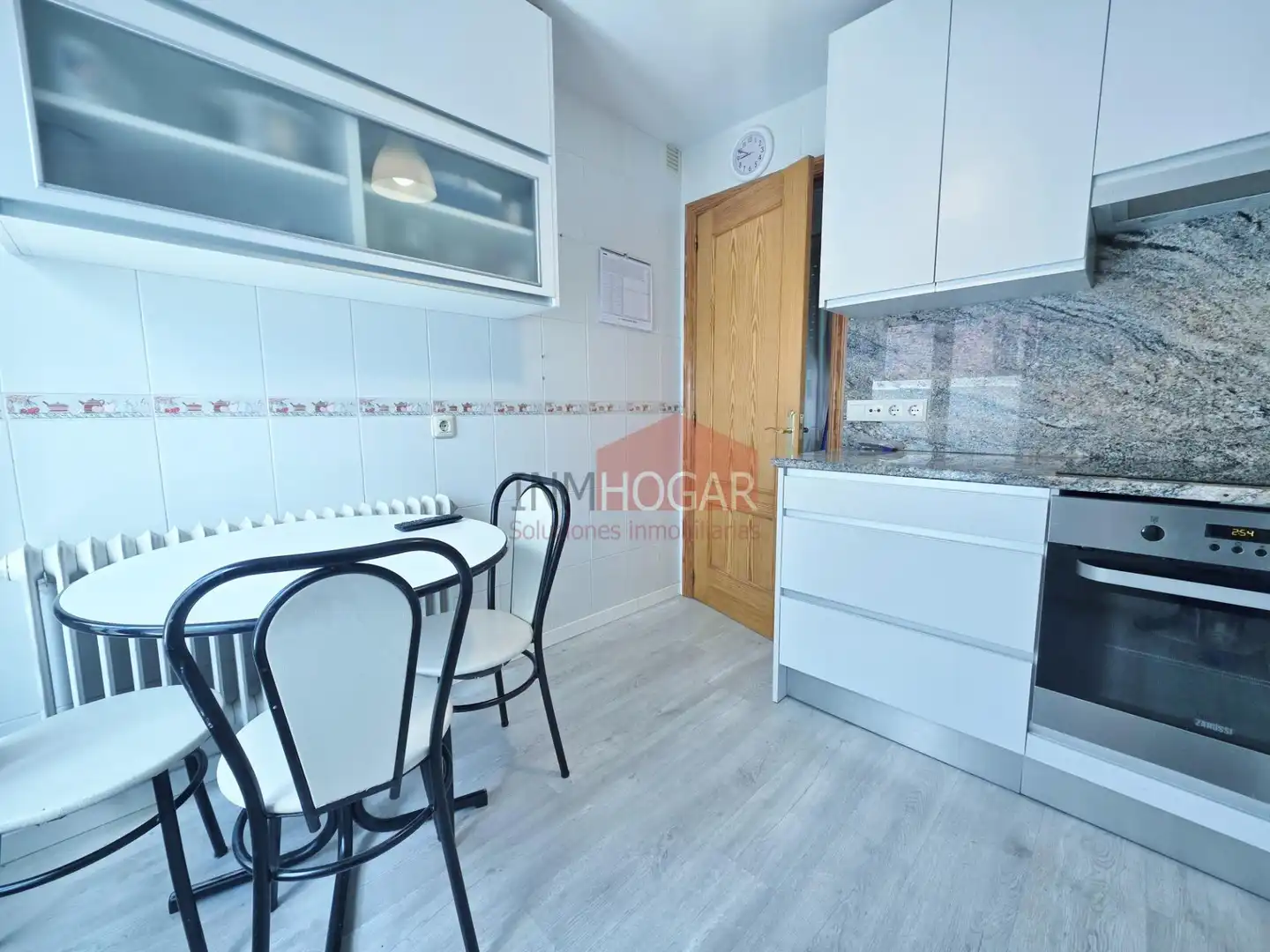 Cocina de Piso en venta en Ávila con Calefacción, Parquet y Trastero