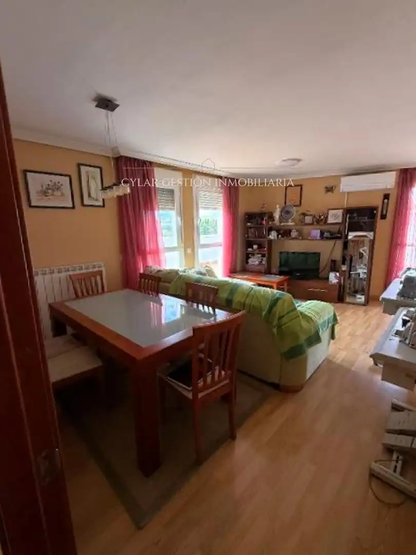 Sala de estar de Ático en venta en Salamanca con Aire acondicionado, Calefacción y Terraza