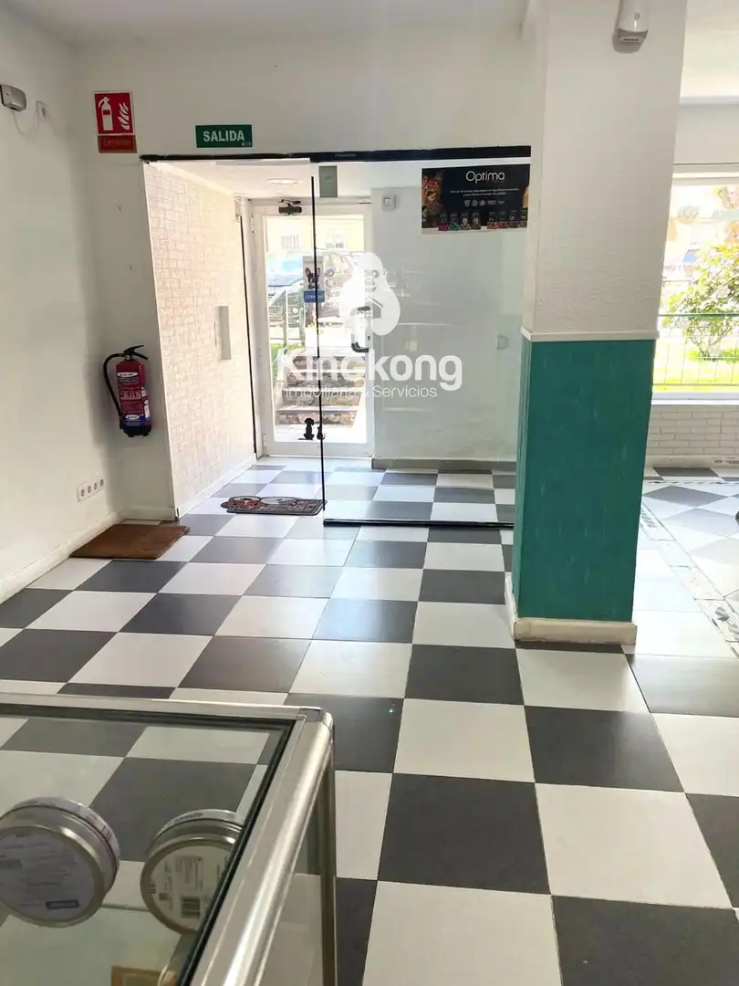 Local comercial en venda a Centro, imagen 2