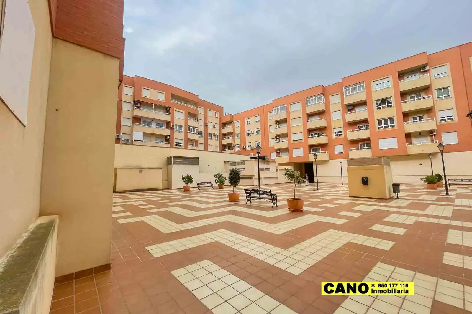 Parkplatz von Wohnung zum Verkauf in Roquetas de Mar