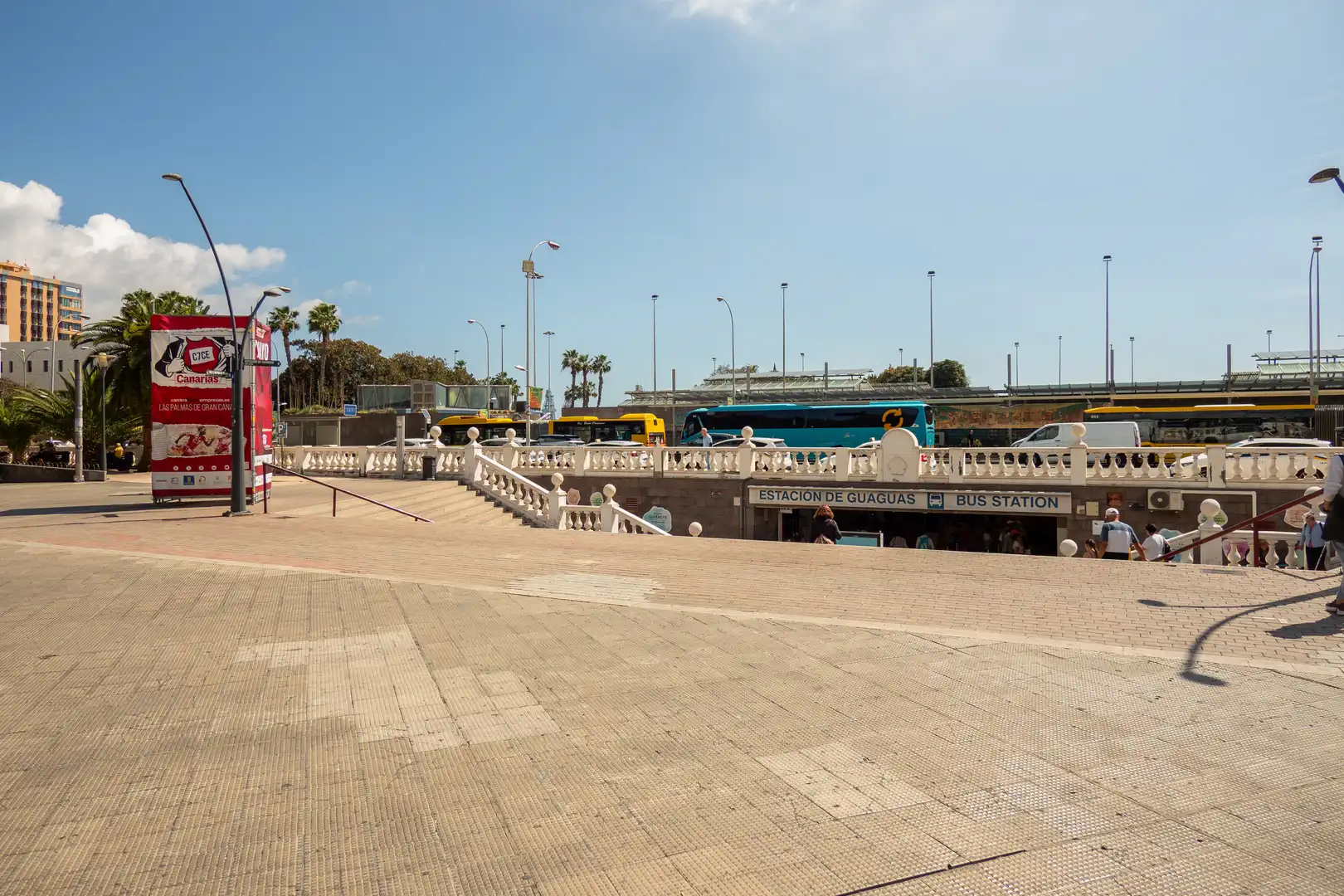 Vista exterior de Casa o xalet en venda en Las Palmas de Gran Canaria amb Traster i Balcó