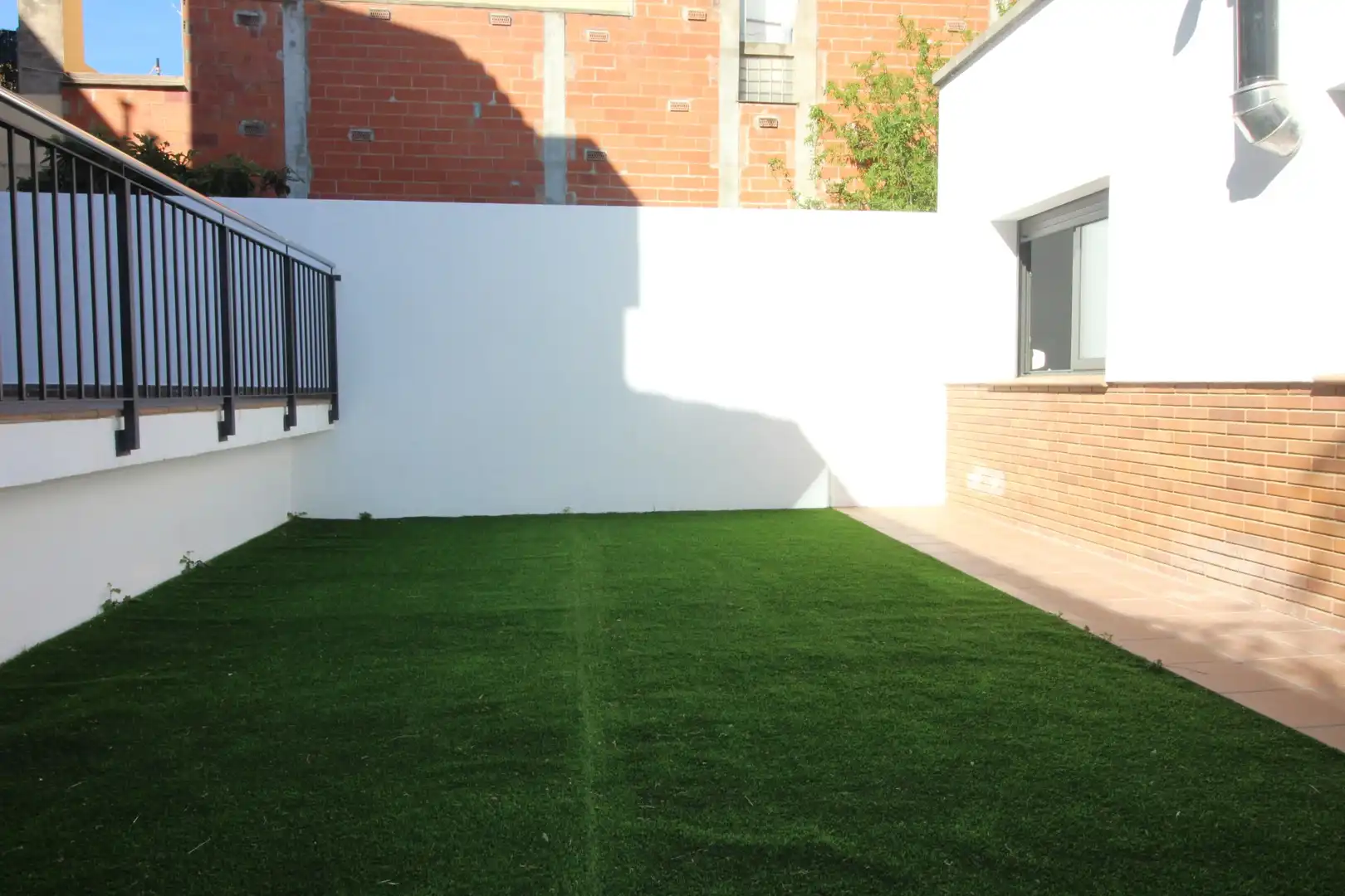 Terrasse von Erdgeschoss zum Verkauf in Figueres mit Heizung, Terrasse und Abstellraum