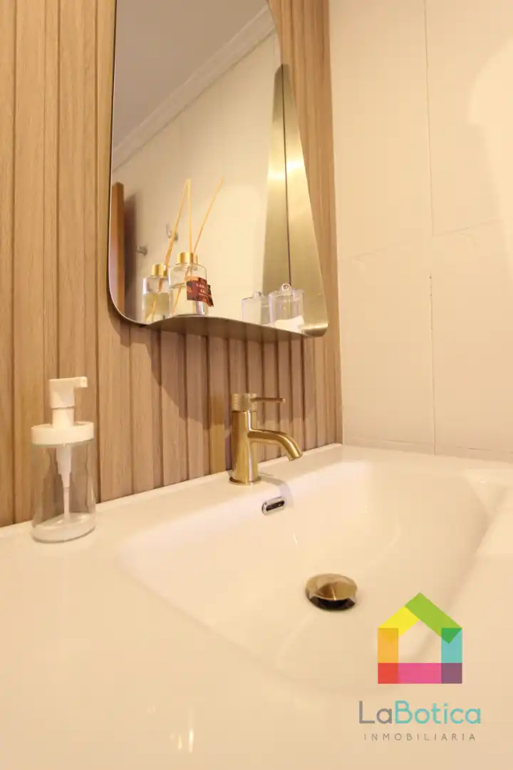 Baño de Piso en venta en Olías del Rey con Aire acondicionado, Calefacción y Terraza