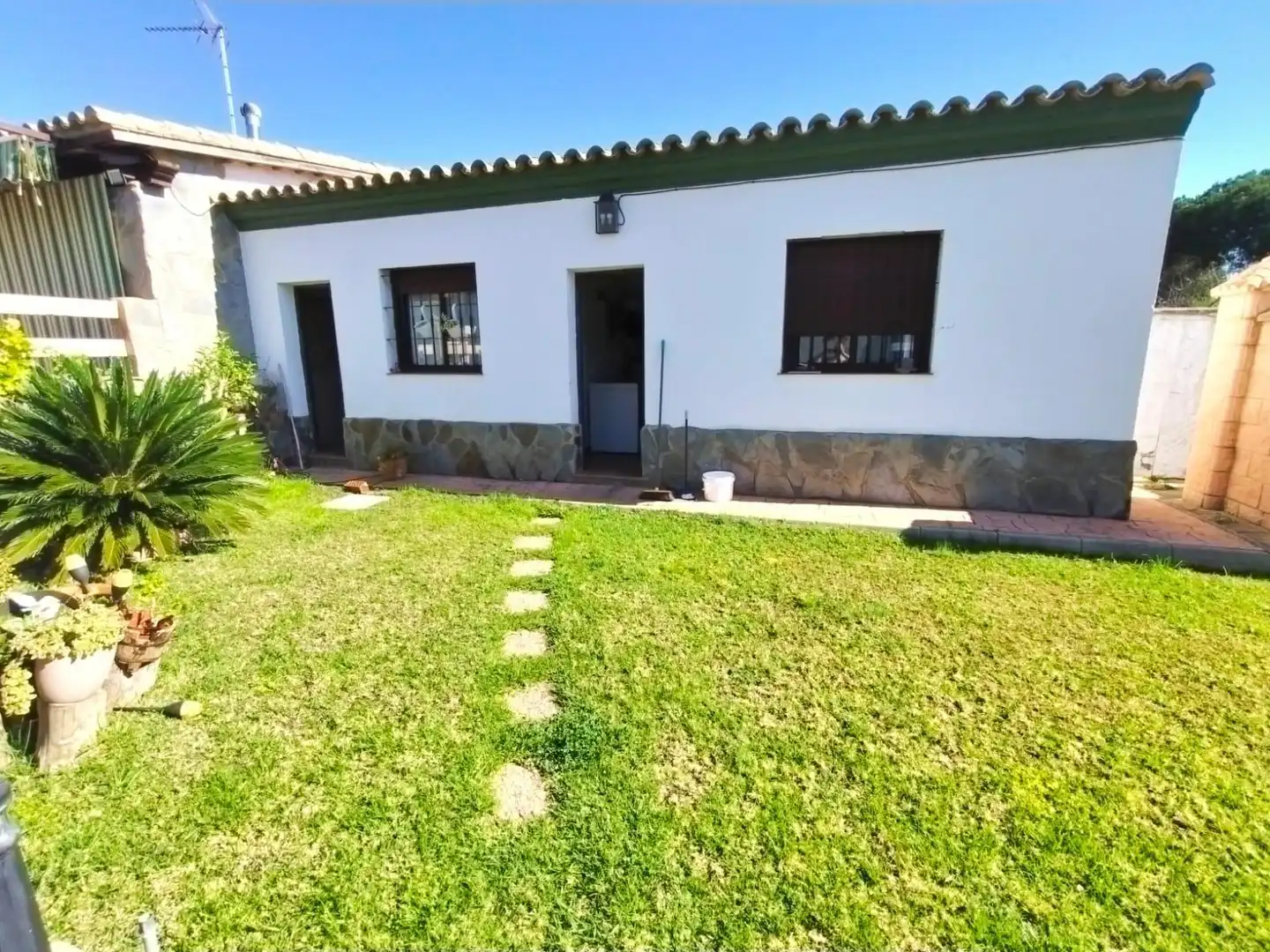 Garden of Houses for sale in Chiclana de la Frontera  with Storage room