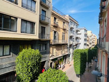 Appartamento con balcone in vendita a Centre