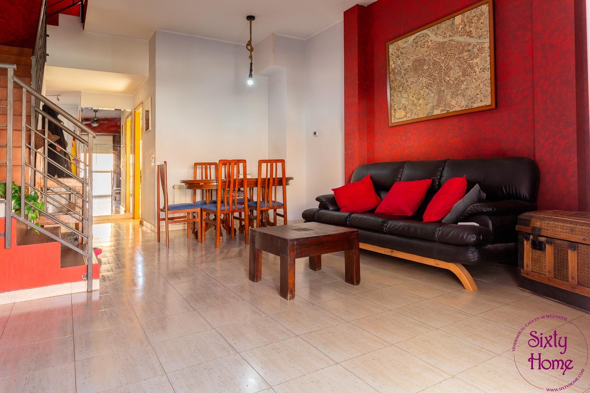 Sala d'estar de Casa adosada en venda en Figueruelas amb Calefacció, Jardí privat i Terrassa