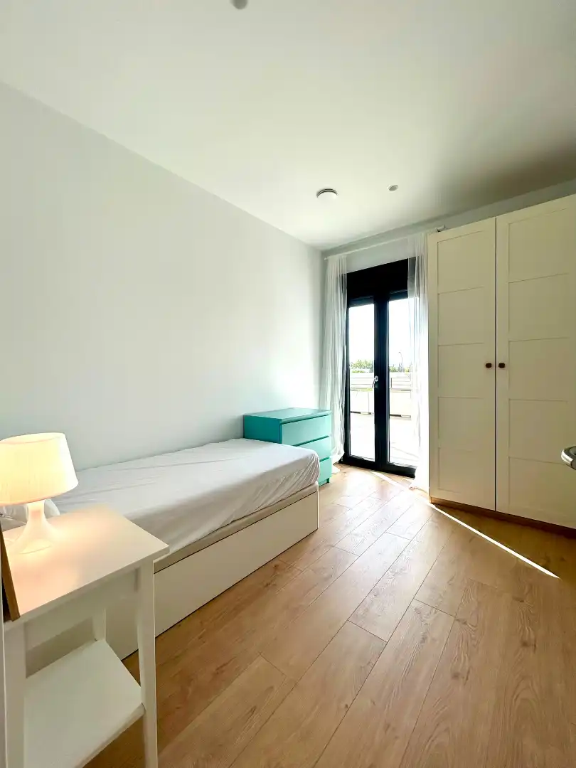Bedroom of Flat for rent in Granada  with Air Conditioner, Heating and Terrace