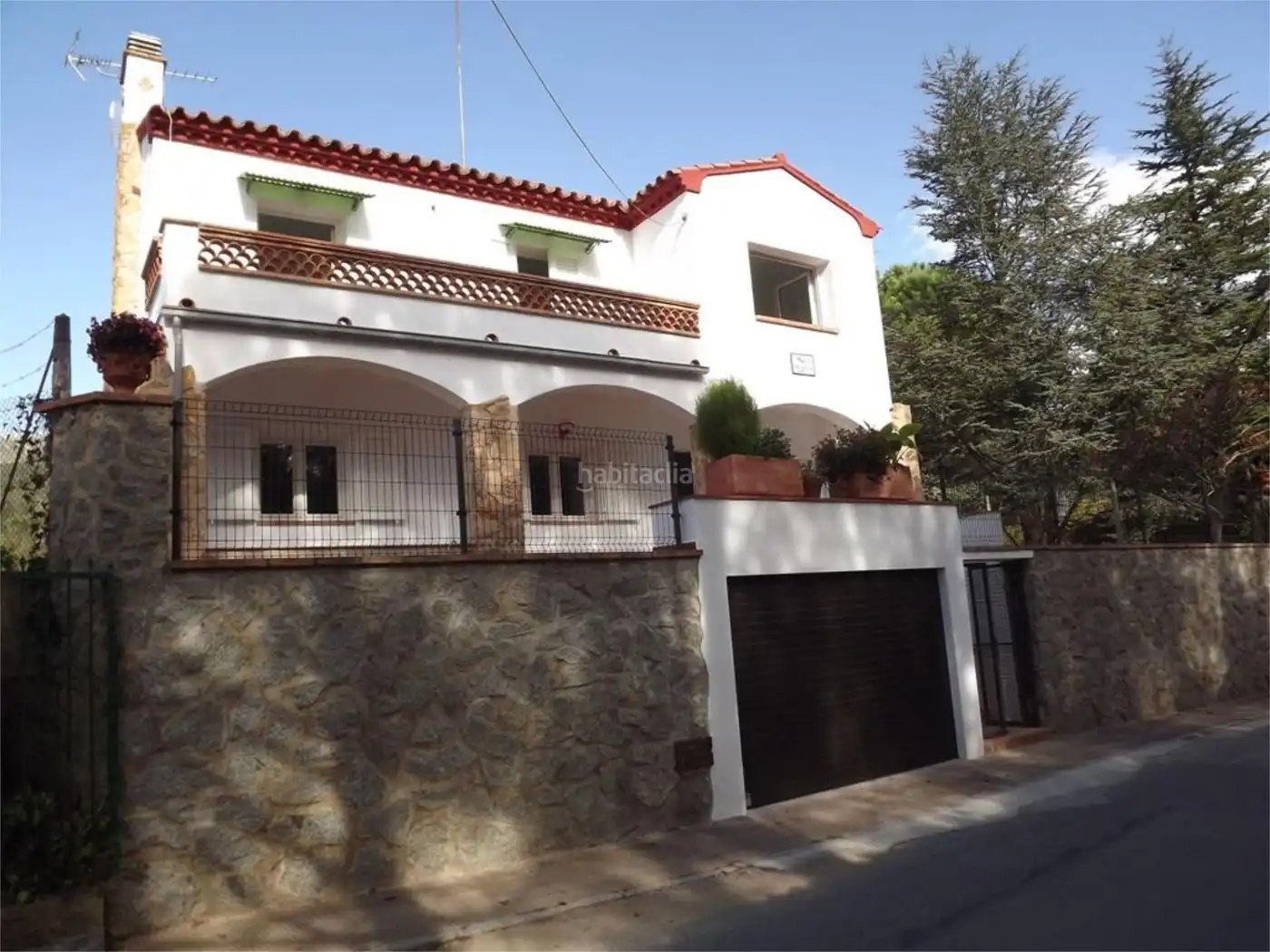 Casa amb jardí en venda a Carrer de les Salines 11