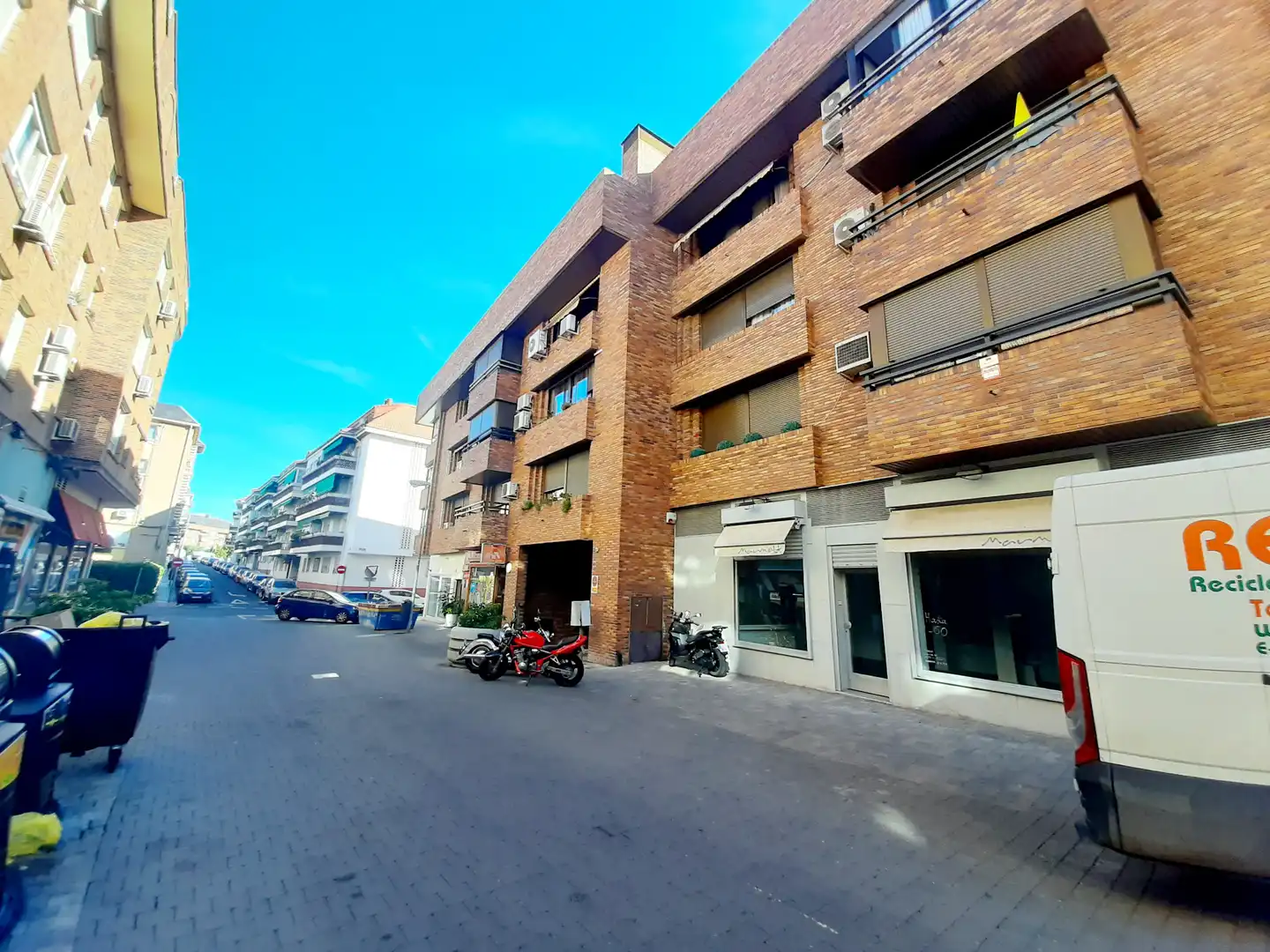 Local comercial en venta en Calle de Cervantes, imagen 2
