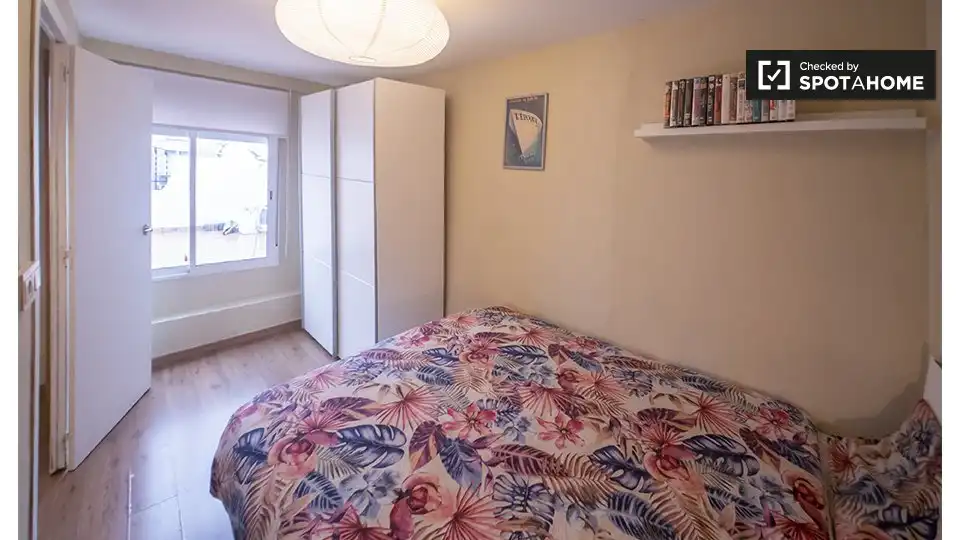 Flat with terrace to rent in L'Eixample