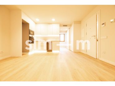 Piso con balcón en venta en Calle Nou 127-129