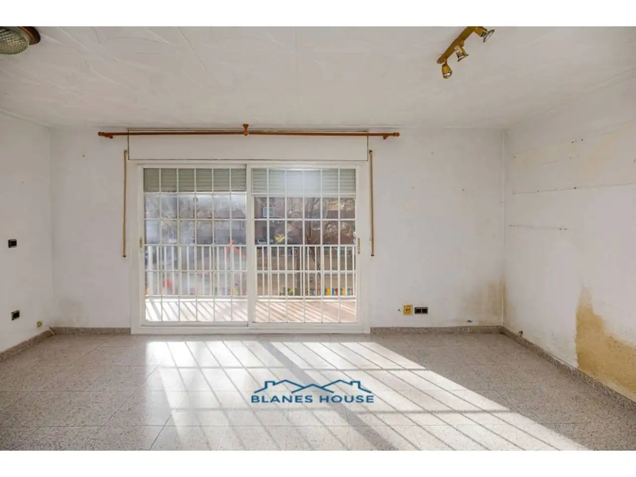 Außenansicht von Wohnung zum Verkauf in Blanes mit Terrasse und Balkon