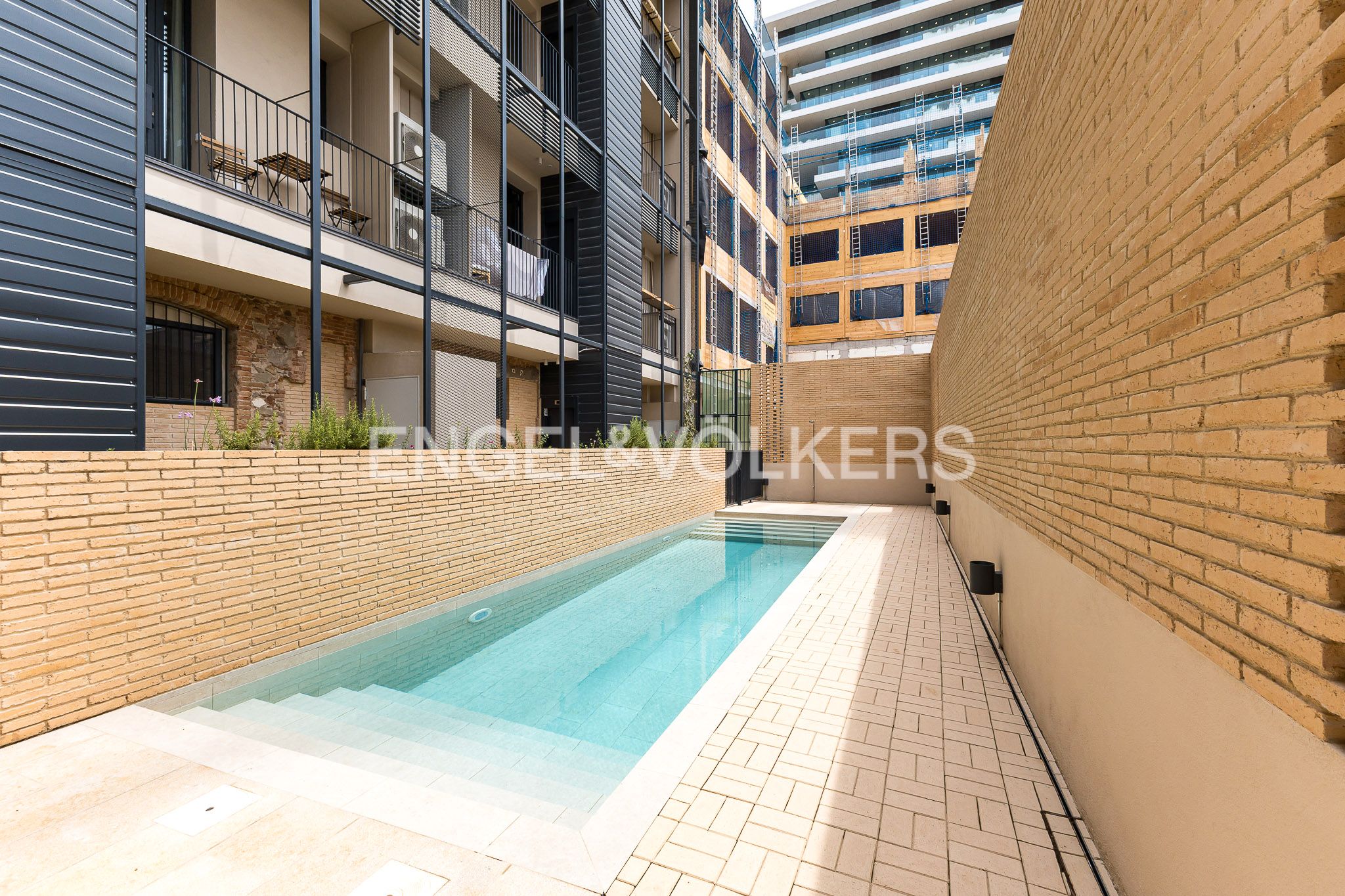 Swimming pool of Apartment to rent in  Barcelona Capital  with Air Conditioner, Heating and Parquet flooring