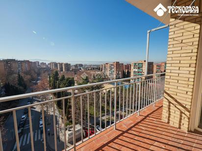 Exterior view of Flat for sale in  Granada Capital