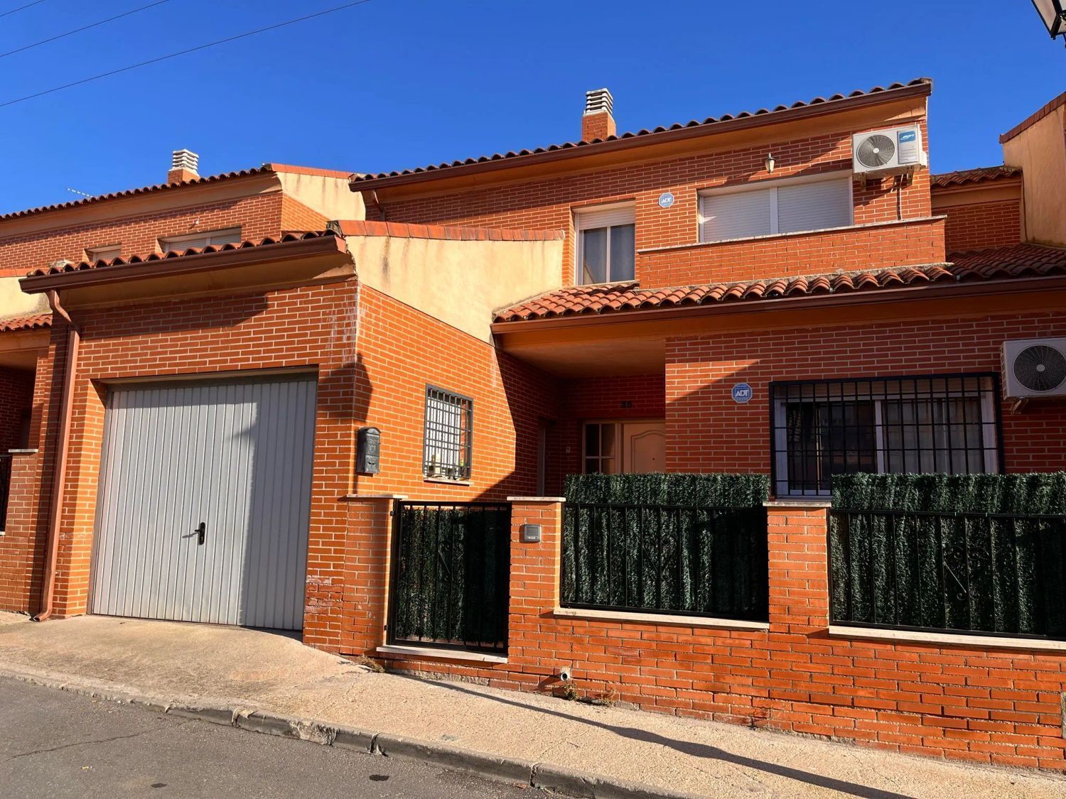 Vista exterior de Casa o xalet en venda en Recas amb Terrassa