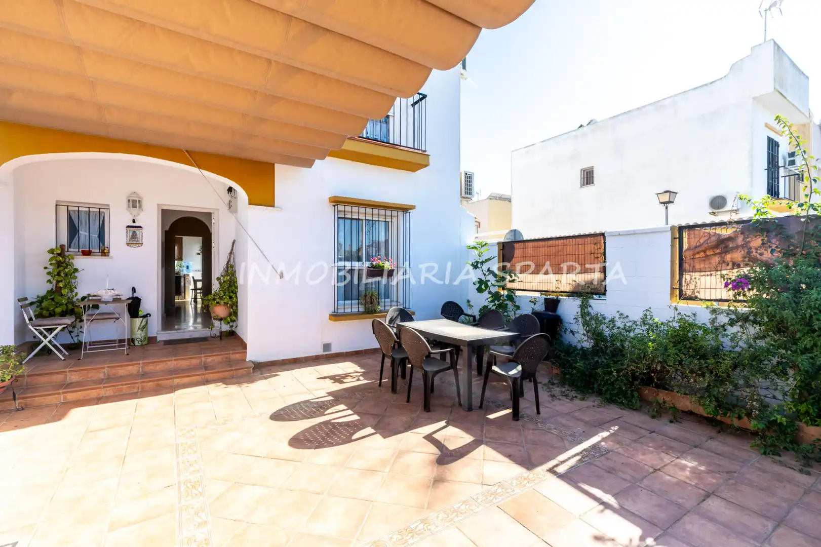 Terrace of Detached homes for sale in Benacazón  with Air Conditioner, Heating and Oven