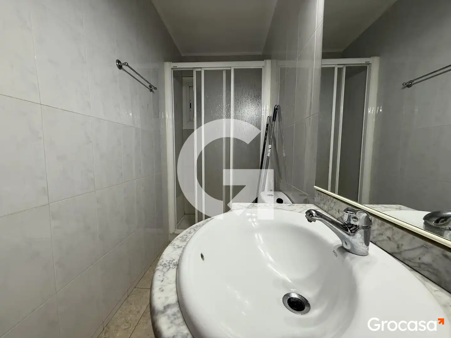 Bathroom of Flat for sale in Mataró  with Air Conditioner, Heating and Oven