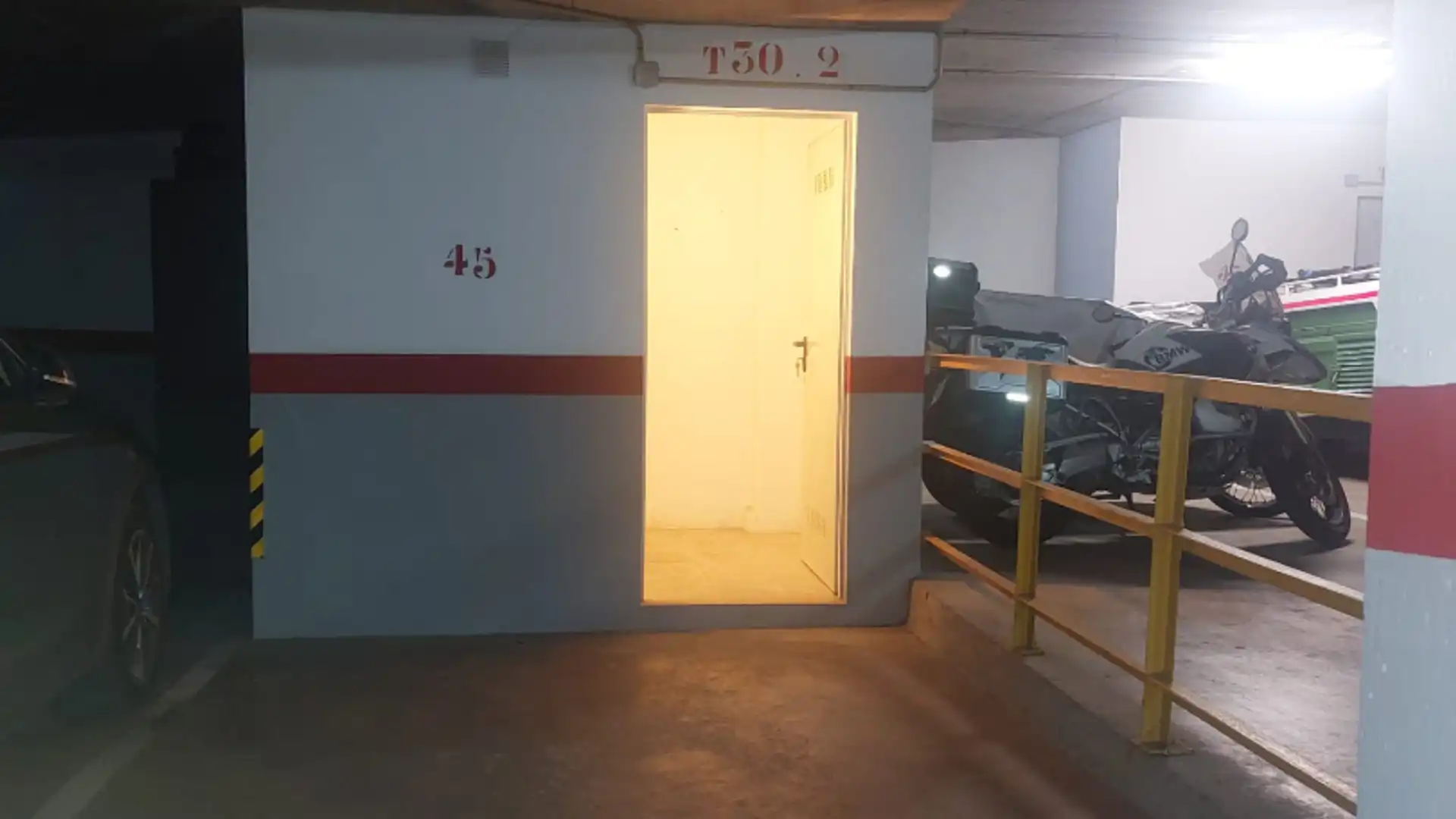 Aparcament de Garatge en venda en Algeciras amb Alarma