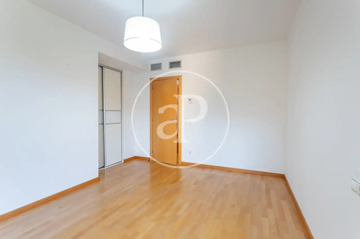 Schlafzimmer von Wohnung zur Miete in Mataró mit Klimaanlage, Heizung und Terrasse