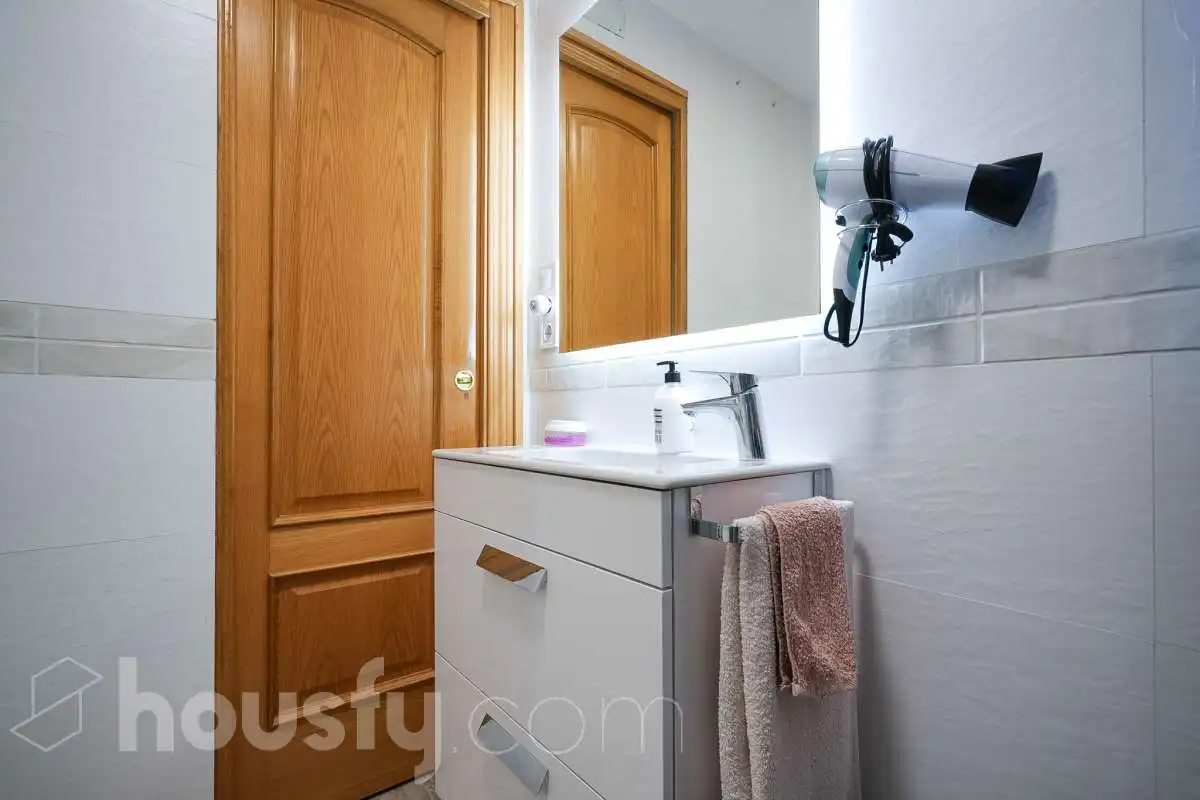 Badezimmer von Wohnung zum Verkauf in Madrid mit Klimaanlage, Heizung und Parkett