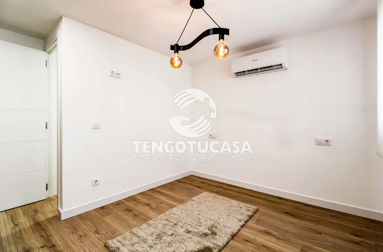 Flat for rent in Madrid  with Air Conditioner, Heating and Furnished