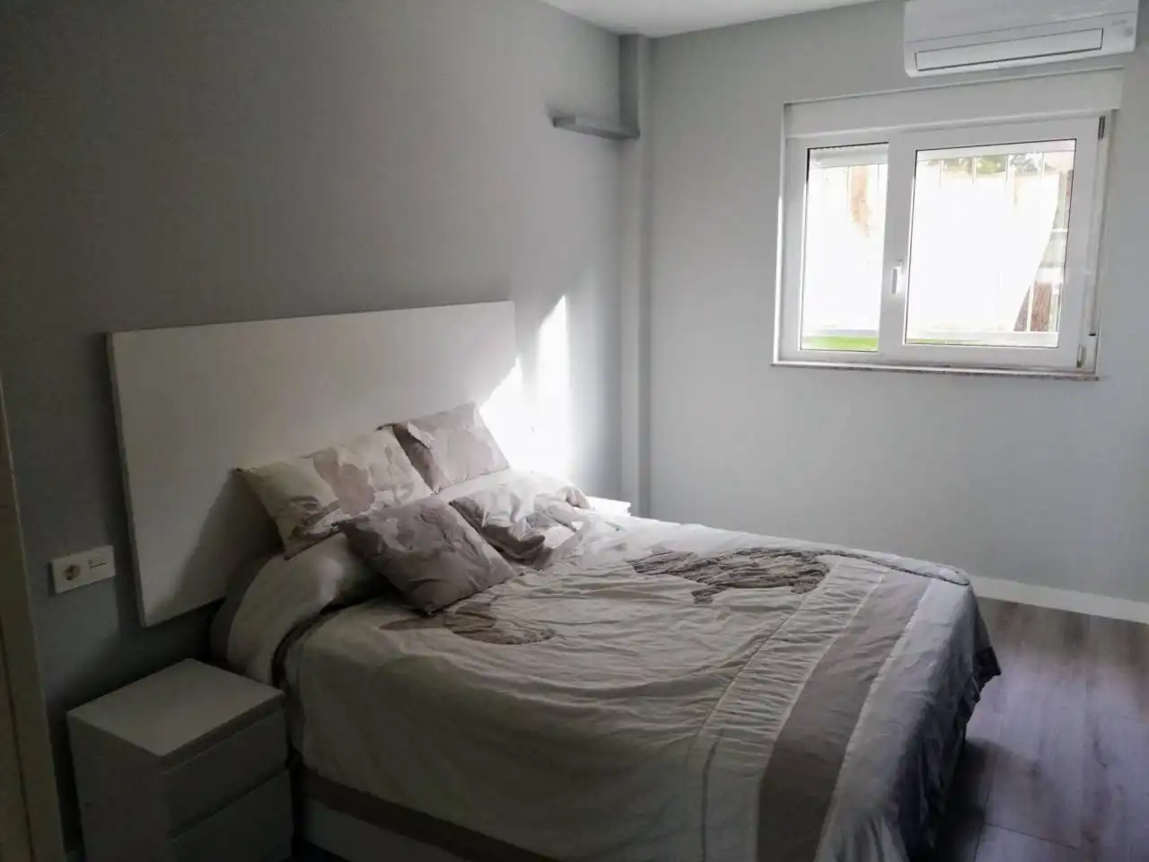 Habitación de Apartamento de alquiler en Burgos con Calefacción, Terraza y Amueblado
