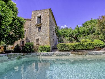 Casa rústica amb piscina en venda a Vilademuls