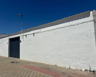 Vista exterior de Nau industrial en venda en Utrera