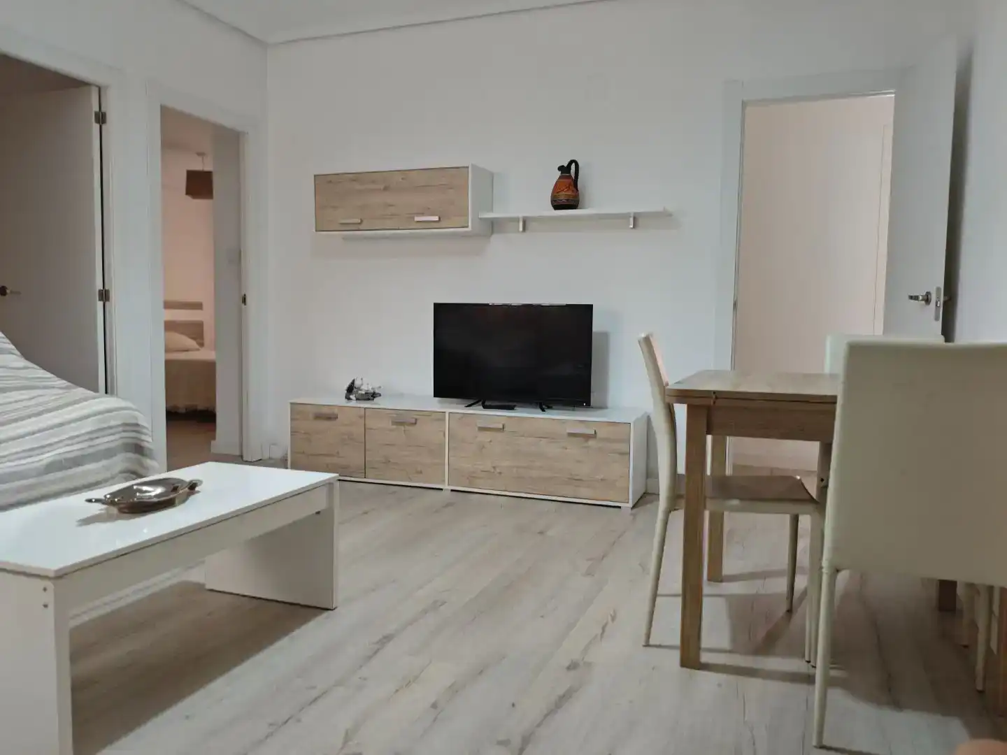 Sala d'estar de Pis en venda en  Albacete Capital amb Balcó