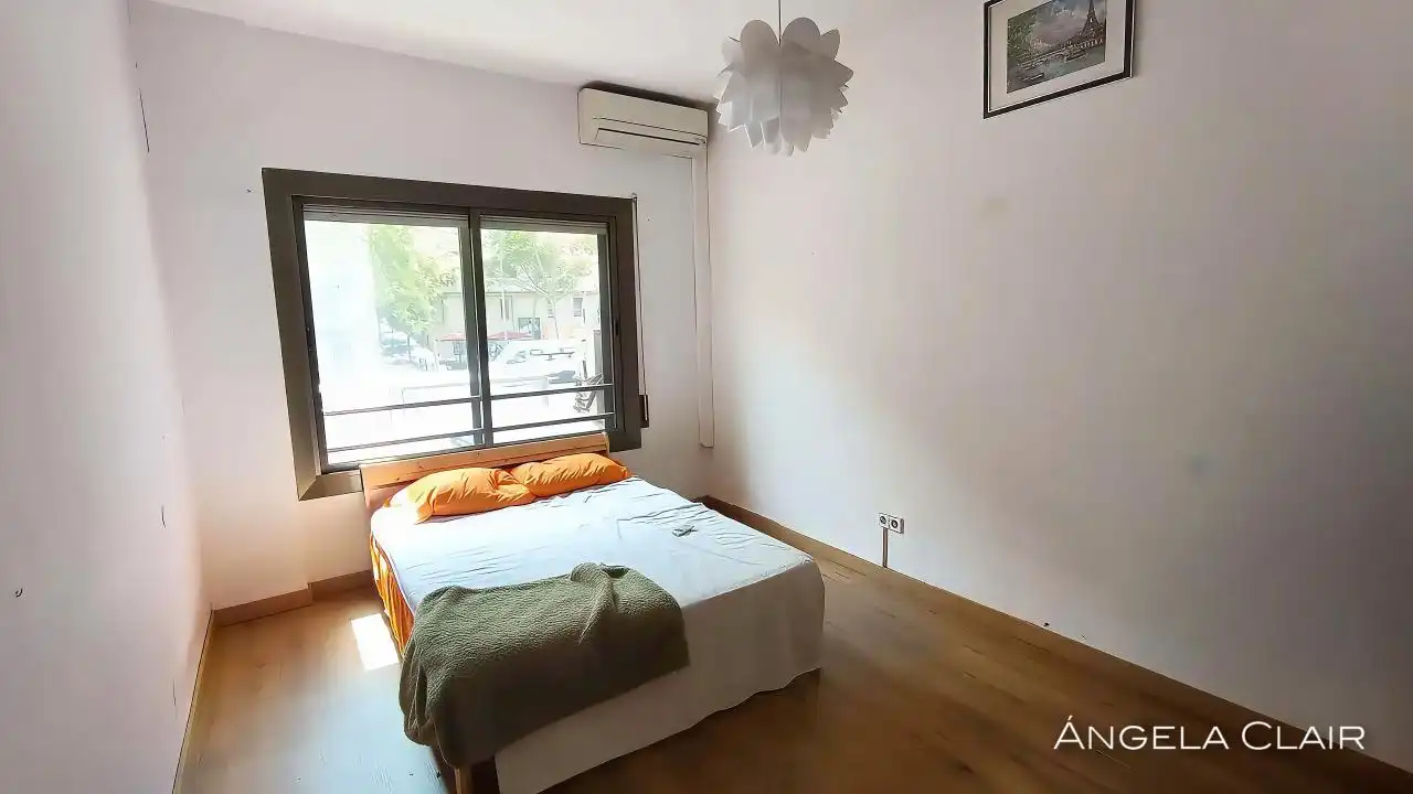 Bedroom of Flat for sale in Barcelona  with Air Conditioner, Heating and Parquet flooring