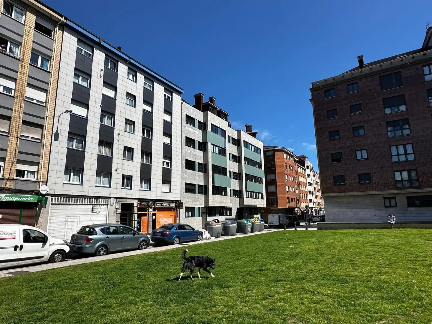 Vista exterior de Piso en venta en Gijón  con Calefacción, Terraza y Piscina