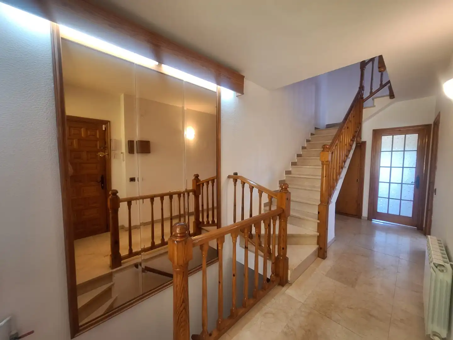 Casa adosada en venta en Sant Esteve Sesrovires con Aire acondicionado, Calefacción y Jardín privado