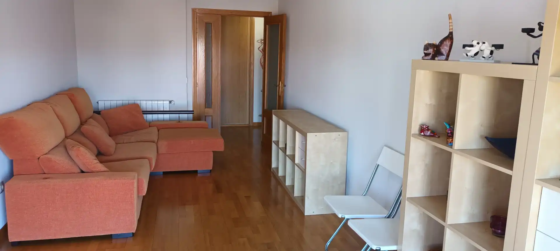 Sala de estar de Estudio en venta en Palazuelos de Eresma con Calefacción, Parquet y Terraza