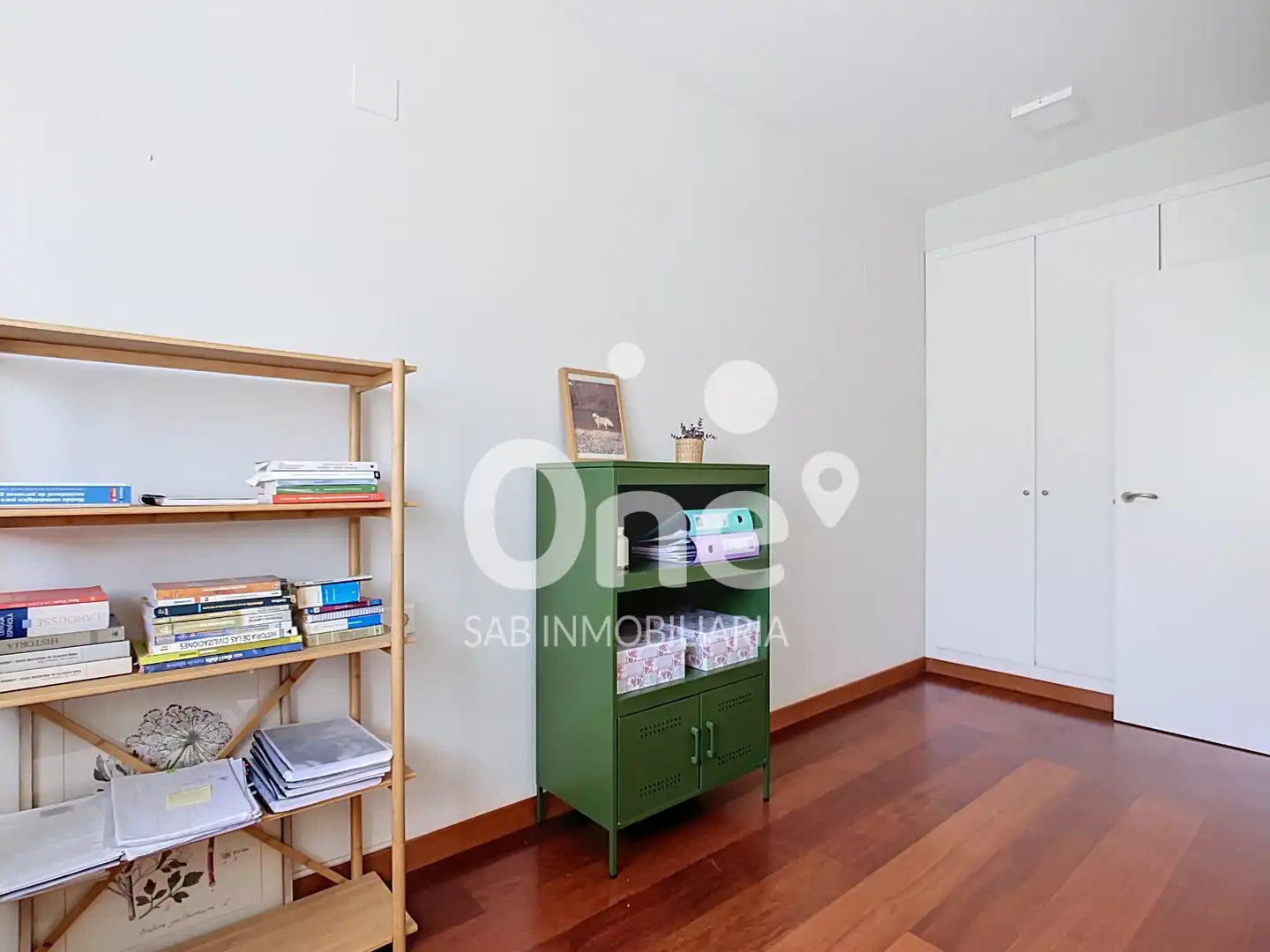 Bedroom of Flat for sale in Paterna  with Air Conditioner, Heating and Parquet flooring